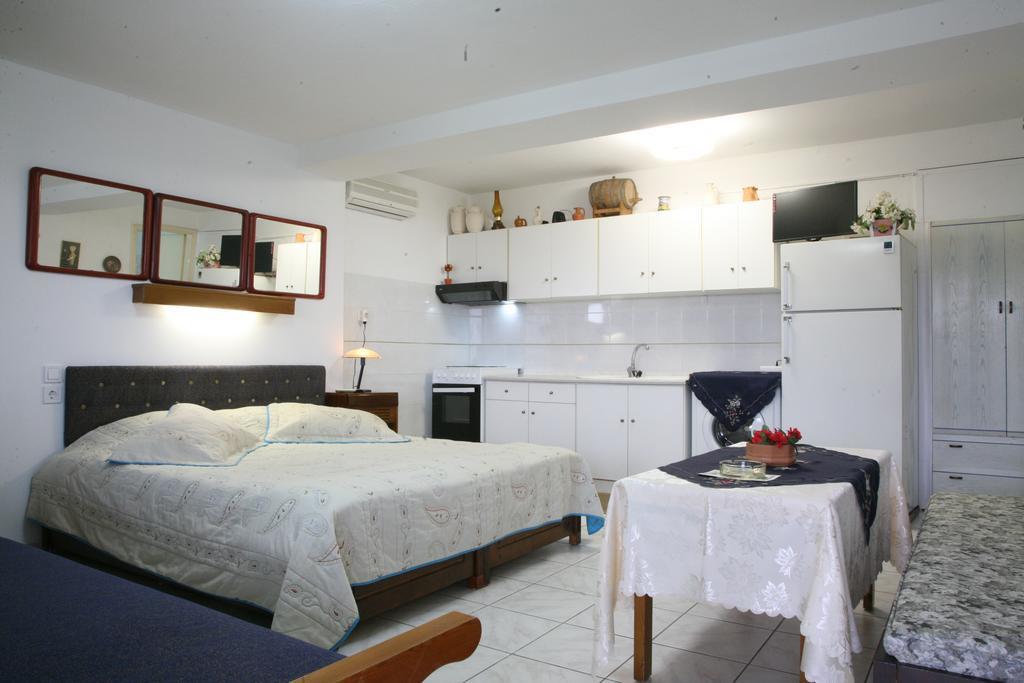Aigli Apartments Nea Anchialos Exterior foto