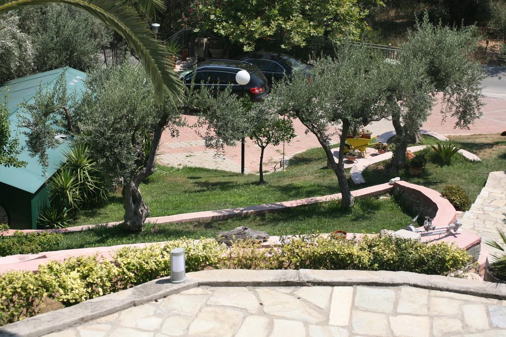 Aigli Apartments Nea Anchialos Exterior foto